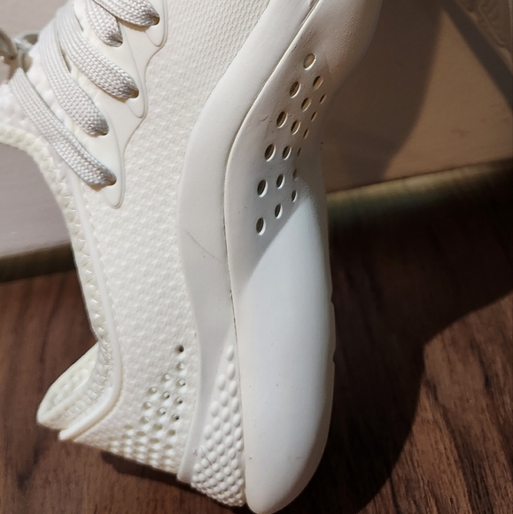 Women's Crocs LiteRide 360 Sneakers, Size 11 - Picture 8 of 15